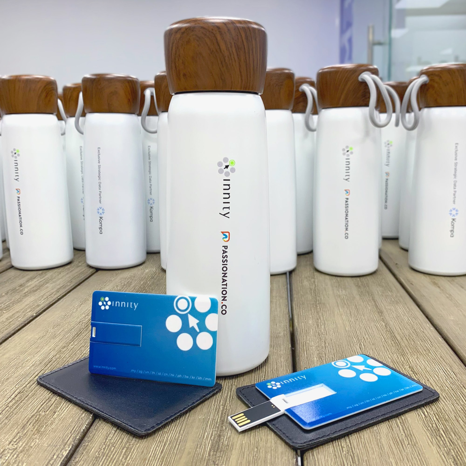 nap-day-bang-go-ket-hop-voi-day-treo-tien-ich-cho-nguoi-dung-02-1692594864