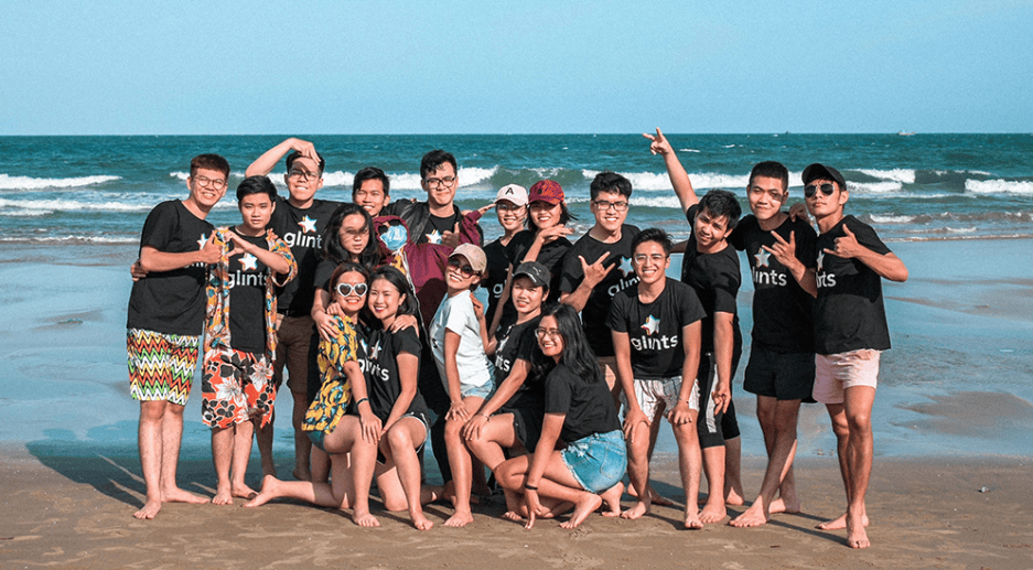 dung-voi-dat-mua-ao-dong-phuc-team-building-neu-chua-biet-nhung-dieu-nay-01-1709050166 Đồng phục team building không những đại diện cho bộ mặt công ty mà còn tăng tính gắn kết