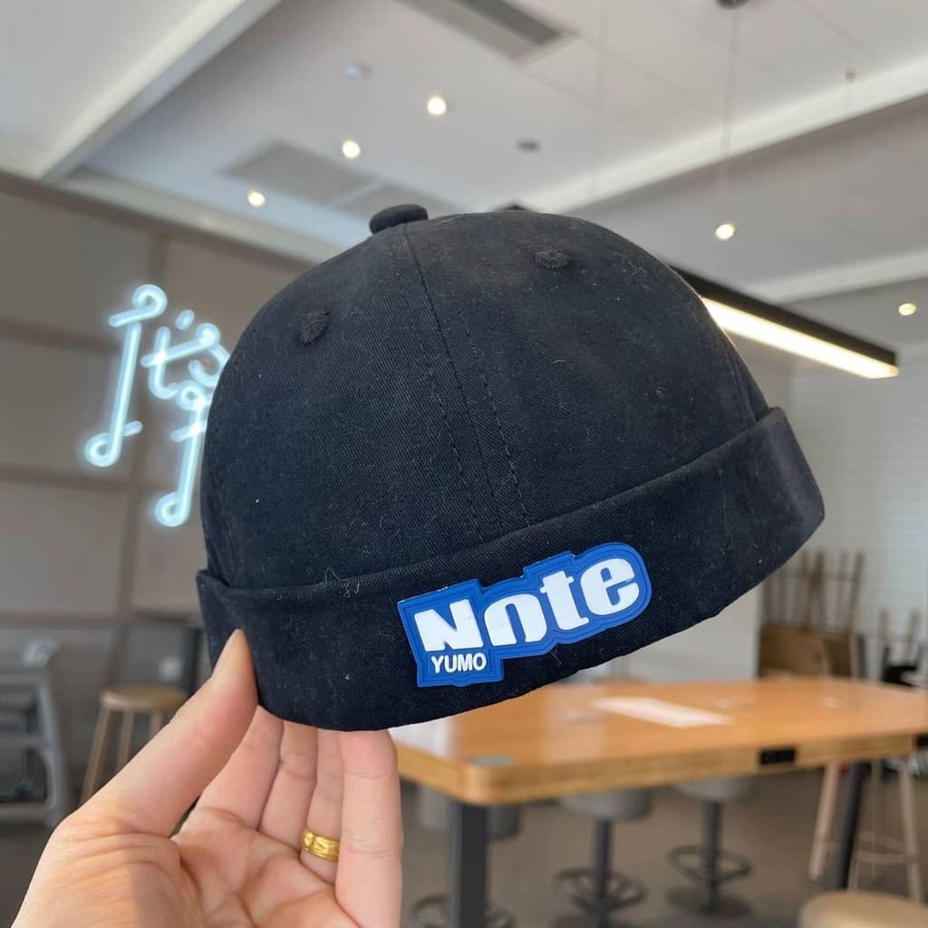 goi-y-mot-so-mau-non-dong-phuc-pho-bien-cho-cac-doanh-nghiep-thumnail-03-1713804299