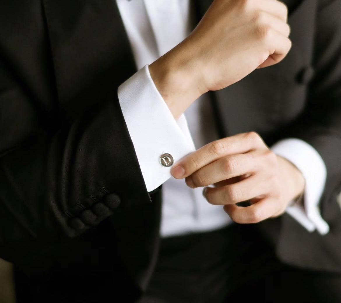 luu-y-mot-so-chi-tiet-khien-chiec-dong-phuc-ao-so-mi-tro-nen-an-tuong-hon-05-1712829837