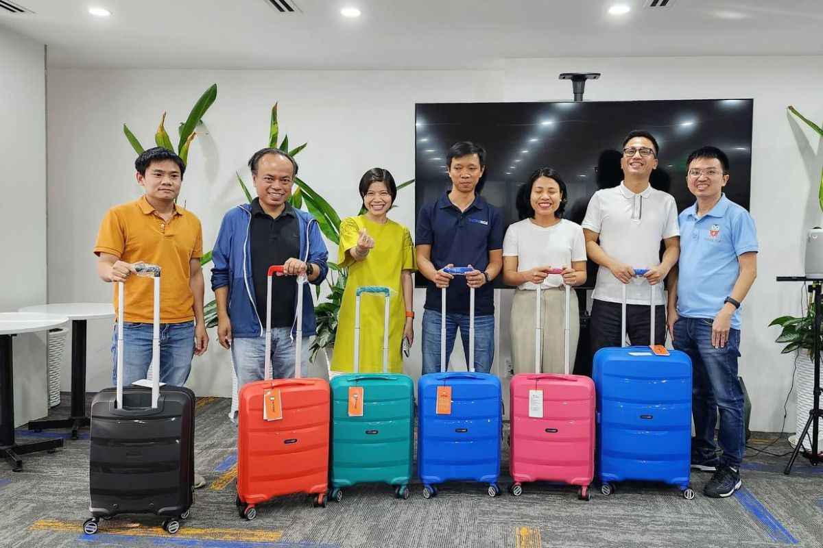 oem-group-luon-thong-bao-moi-chi-phi-den-khach-hang-nhu-du-an-qua-tang-nhan-vien-cua-trustingsocial-1694072591