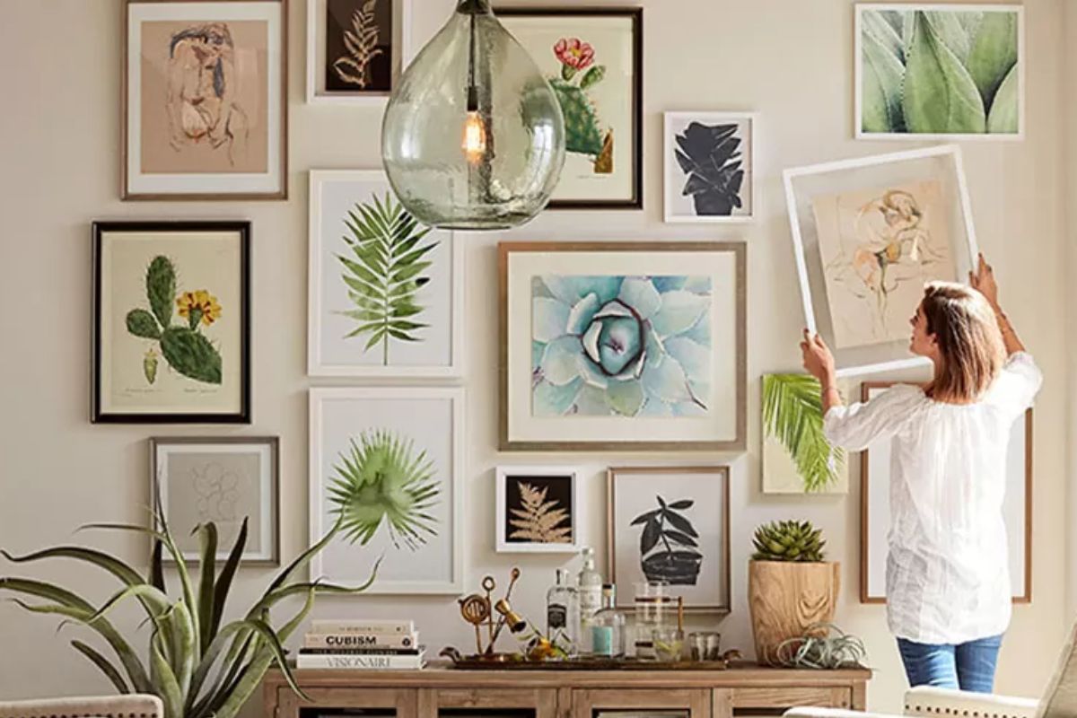 Tranh treo tường nghệ thuật cao cấp làm quà tặng cuối năm, mang thông điệp ý nghĩa hoặc phong thủy, là món quà độc đáo giúp trang hoàng không gian làm việc và sống của đối tác.