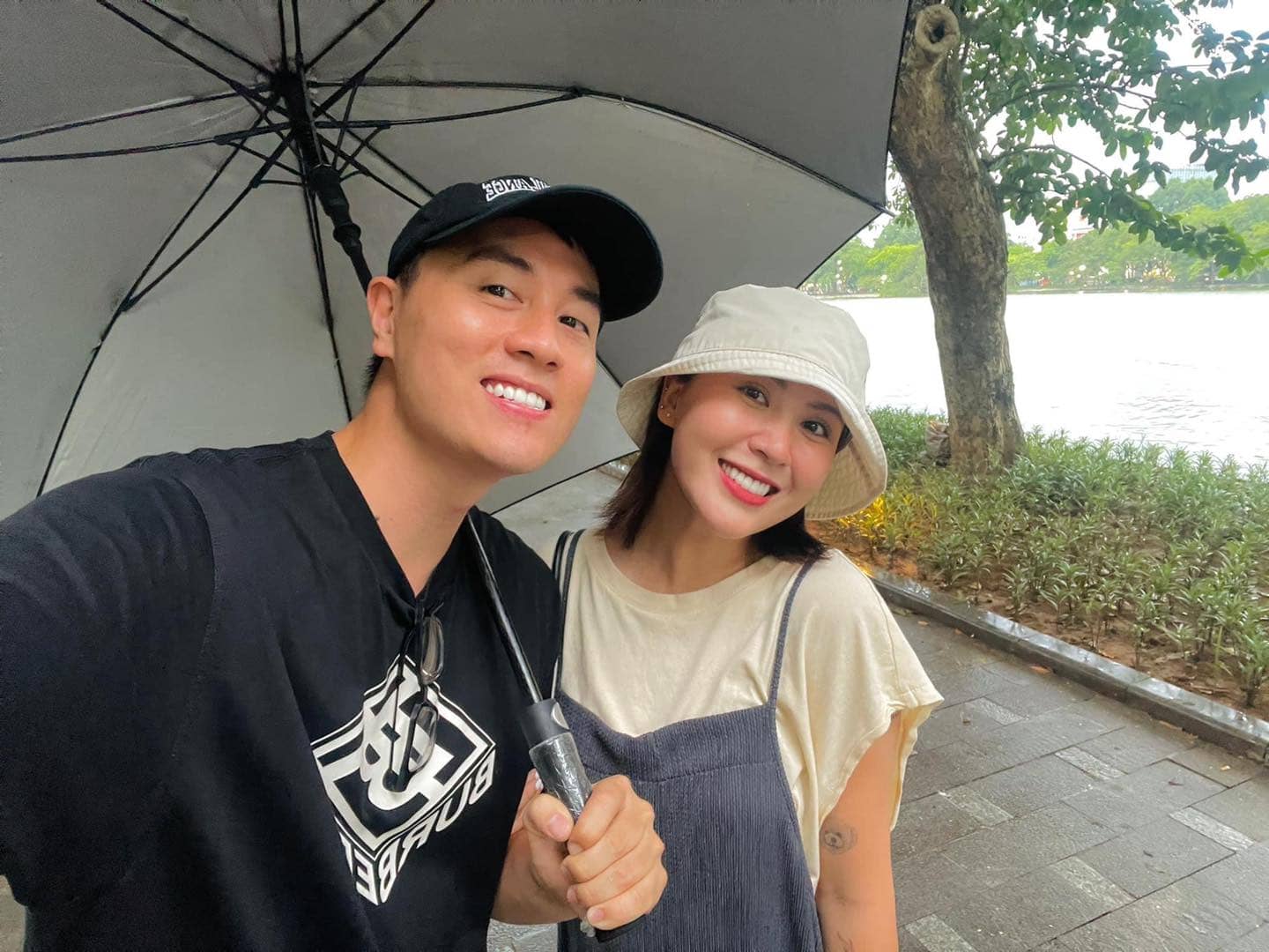 tham-khao-mot-vai-y-tuong-phoi-ao-thun-danh-cho-cac-cap-doi-02-1712481271