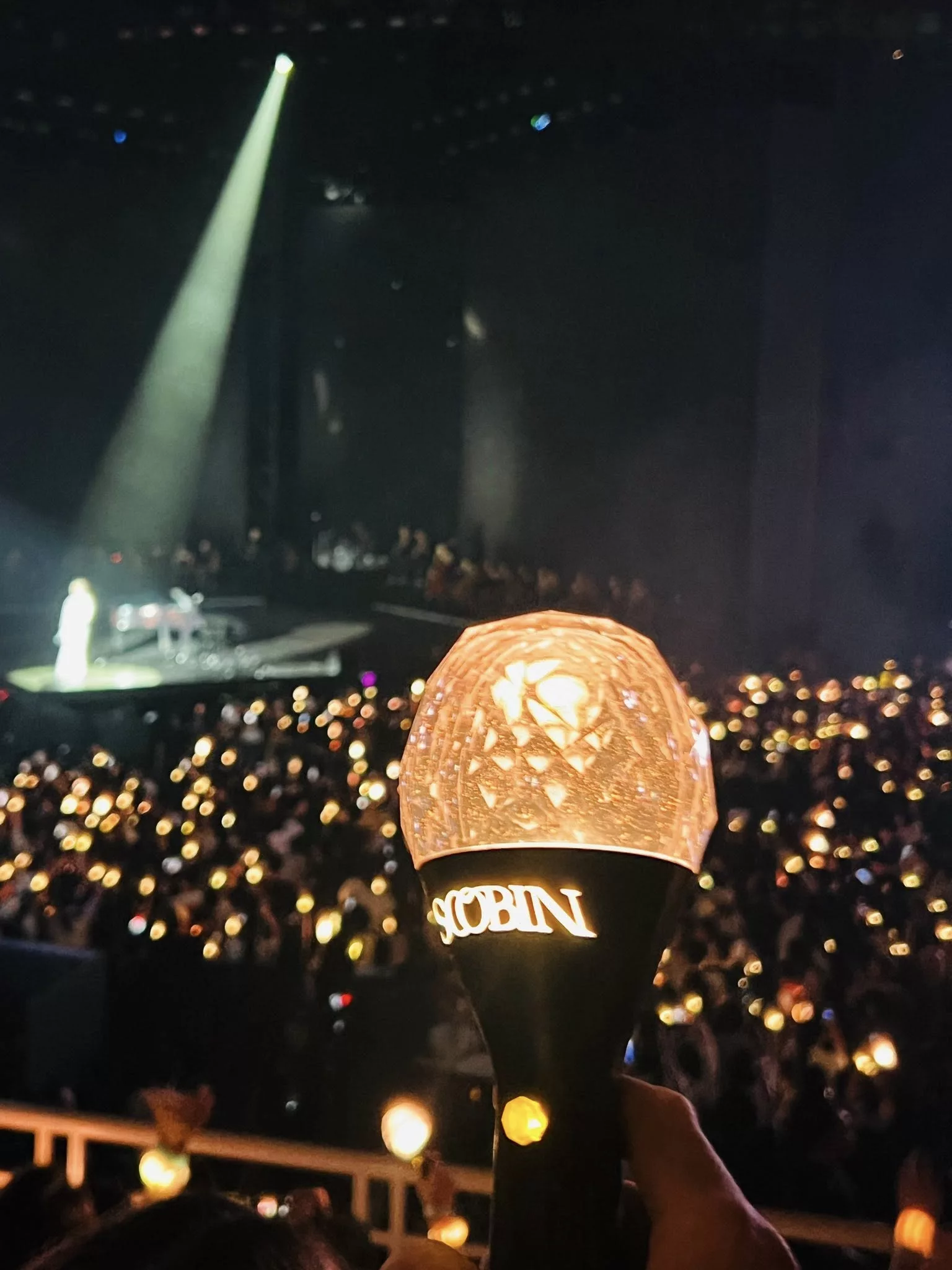 Khán đài rực sáng với Lightstick Soobin All Rounder do OEM Group sản xuất