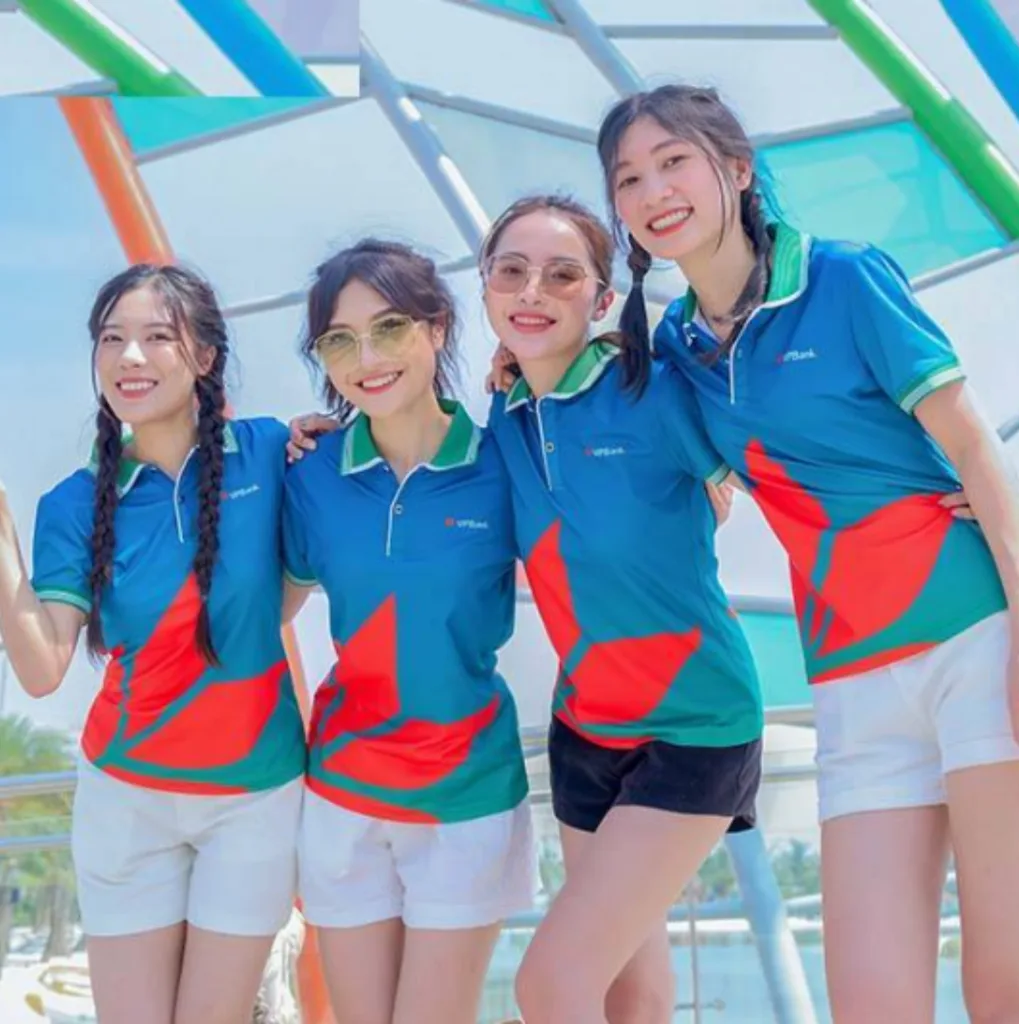 In áo thun đồng phục team building với gam màu lạnh