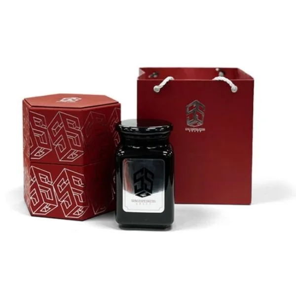 Xu hướng tặng nến thơm cá nhân hóa đang rất thịnh hành bởi nó mang lại không gian thư giãn tuyệt vời, giúp giải tỏa áp lực sau những giờ làm việc căng thẳng