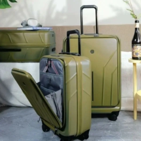 Chiếc vali American Tourister thu hút mọi ánh nhìn nhờ phong cách thiết kế trẻ trung, màu sắc năng động và trọng lượng siêu nhẹ