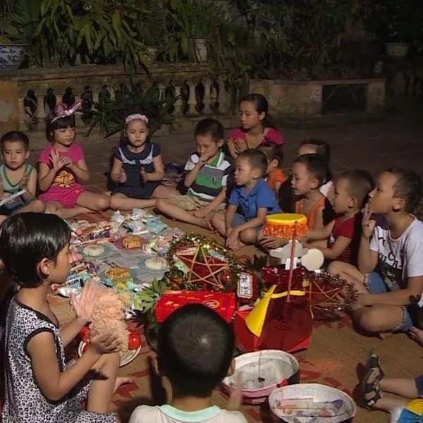 Mâm cỗ và tục phá cỗ trong ngày trung thu