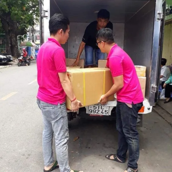 Một bộ áo đồng phục công ty vận tải tốt là một khoản đầu tư xứng đáng cho hình ảnh thương hiệu